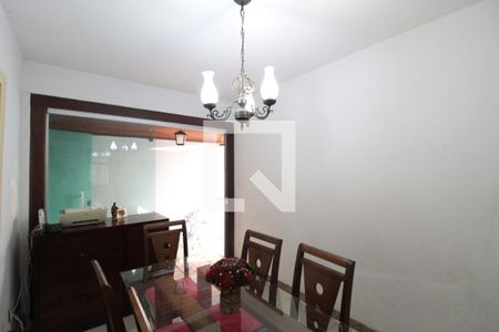 Casa à venda com 210m², 4 quartos e 2 vagasCopa