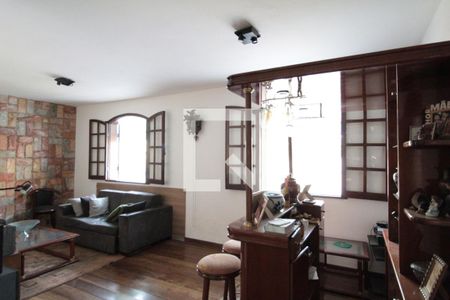 Sala de casa à venda com 4 quartos, 210m² em Santa Amelia, Belo Horizonte