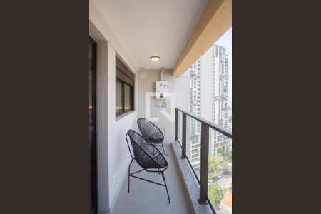 Studio para alugar com 27m², 1 quarto e sem vaga Studio para alugar com 27m², 1 quarto e sem vagaVaranda