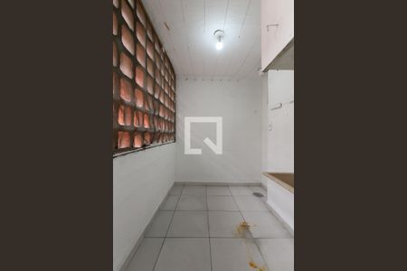 Área de Serviço de apartamento para alugar com 2 quartos, 56m² em Conjunto Residencial José Bonifácio, São Paulo