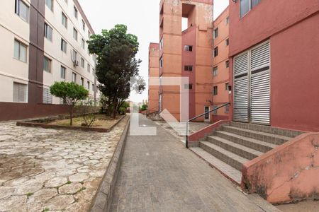 Área comum - Entrada de apartamento para alugar com 2 quartos, 56m² em Conjunto Residencial José Bonifácio, São Paulo