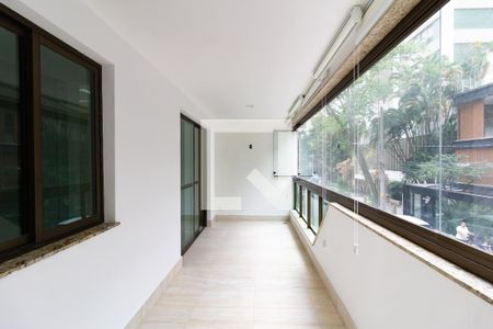 Apartamento para alugar com 96m², 2 quartos e 2 vagasVaranda