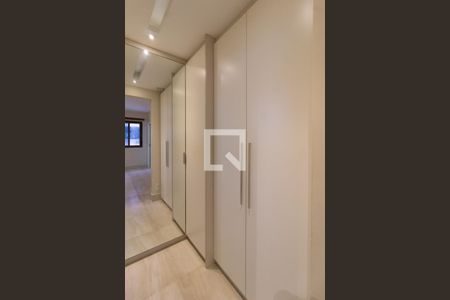 Apartamento para alugar com 96m², 2 quartos e 2 vagasCloset da suíte 1
