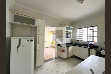 Casa para alugar com 168m², 4 quartos e 2 vagasCozinha