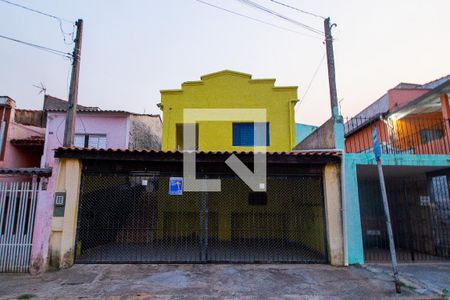 Casa para alugar com 175m², 2 quartos e 2 vagas Casa para alugar com 175m², 2 quartos e 2 vagasFachada