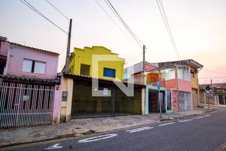Casa para alugar com 175m², 2 quartos e 2 vagas Casa para alugar com 175m², 2 quartos e 2 vagasFachada