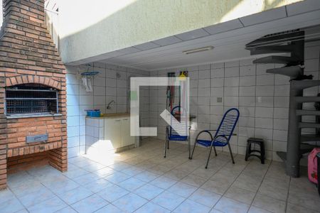 Casa à venda com 216m², 3 quartos e 2 vagasQuintal/Serviço