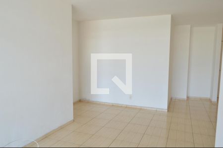 Sala de apartamento para alugar com 1 quarto, 53m² em Taquara, Rio de Janeiro