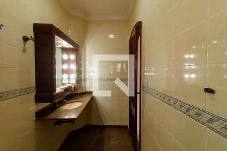 Casa para alugar com 700m², 2 quartos e 6 vagasBanheiro