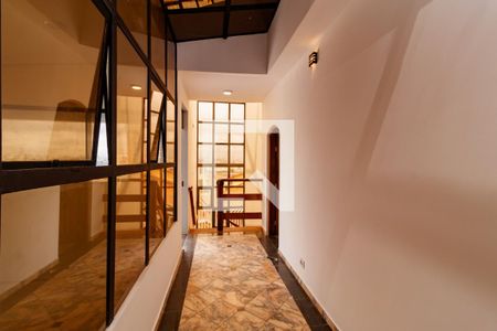 Casa para alugar com 700m², 2 quartos e 6 vagascorredores