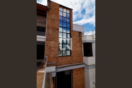 Casa para alugar com 700m², 2 quartos e 6 vagasExterna