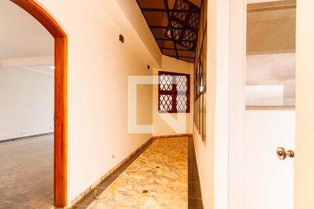 Casa para alugar com 700m², 2 quartos e 6 vagascorredores