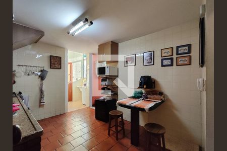 Apartamento à venda com 238m², 4 quartos e 3 vagasCozinha