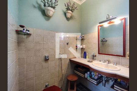 Apartamento à venda com 238m², 4 quartos e 3 vagasBanheiro da Suíte 2