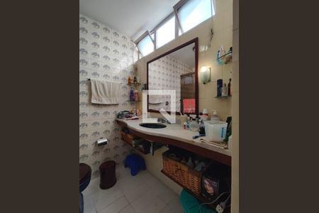 Apartamento à venda com 238m², 4 quartos e 3 vagasBanheiro da Suíte