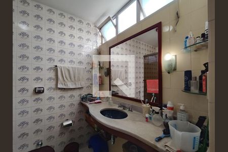 Apartamento à venda com 238m², 4 quartos e 3 vagasBanheiro da Suíte