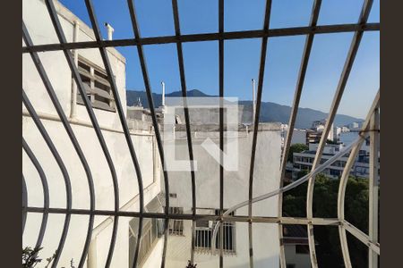 Apartamento à venda com 238m², 4 quartos e 3 vagasVista da Suíte 2