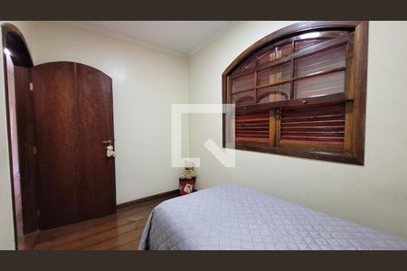 Casa à venda com 181m², 3 quartos e 4 vagasQuarto 2