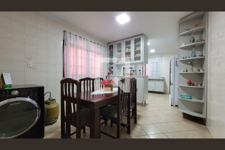 Casa à venda com 181m², 3 quartos e 4 vagasCopa