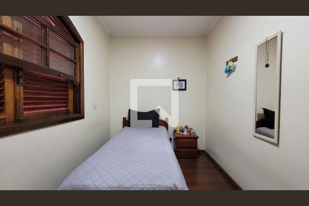 Casa à venda com 181m², 3 quartos e 4 vagasQuarto 2