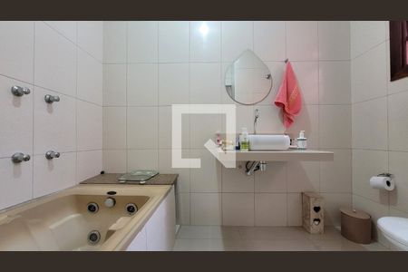 Casa à venda com 181m², 3 quartos e 4 vagasBanheiro