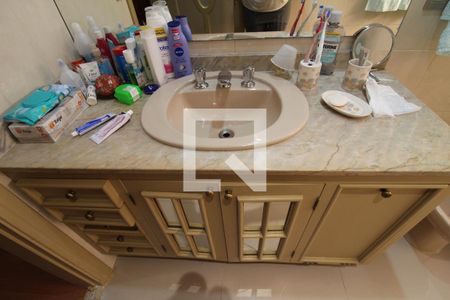 Apartamento à venda com 174m², 3 quartos e 3 vagasBanheiro Da Suíte