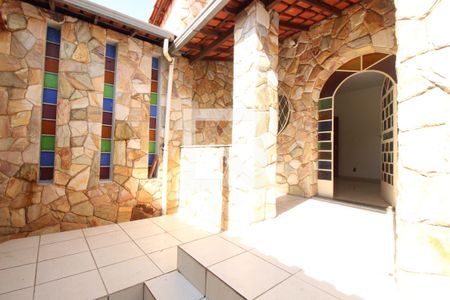 Casa à venda com 350m², 5 quartos e 2 vagasFrente da casa 