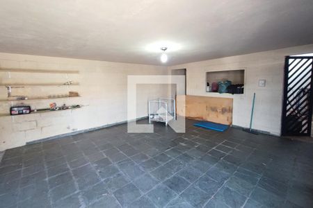 Casa à venda com 195m², 2 quartos e 2 vagasQuintal - Garagem