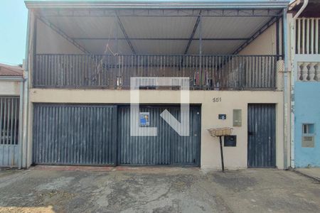 Casa à venda com 195m², 2 quartos e 2 vagasFachada 