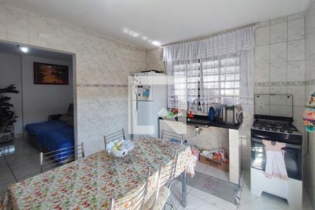 Casa à venda com 195m², 2 quartos e 2 vagasCozinha