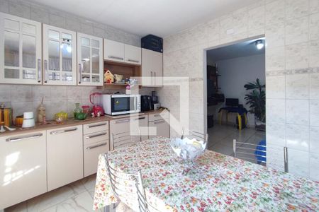 Casa à venda com 195m², 2 quartos e 2 vagasCozinha