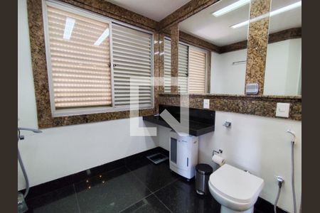 Apartamento à venda com 290m², 4 quartos e 4 vagasBanheiro - Quarto 2