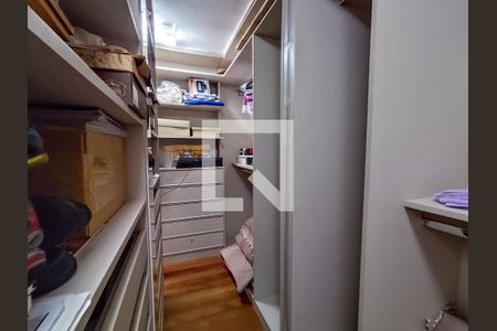 Apartamento à venda com 290m², 4 quartos e 4 vagasCloset - Quarto 3