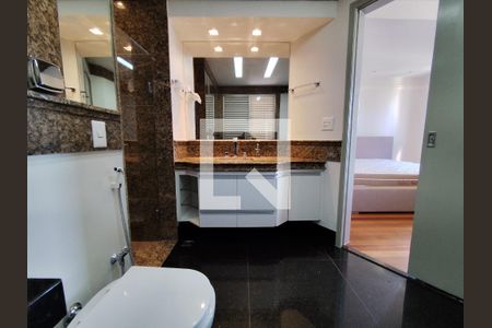 Apartamento à venda com 290m², 4 quartos e 4 vagasBanheiro - Quarto 2