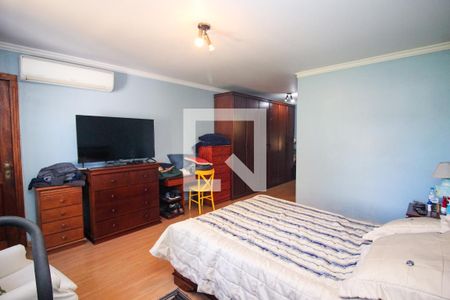 Casa à venda com 350m², 3 quartos e 4 vagasQuarto Suíte