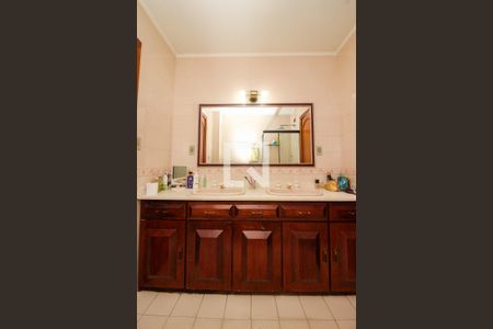 Casa à venda com 350m², 3 quartos e 4 vagasBanheiro Social