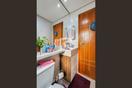 Apartamento à venda com 65m², 2 quartos e 2 vagas Apartamento à venda com 65m², 2 quartos e 2 vagasBanheiro da Suíte
