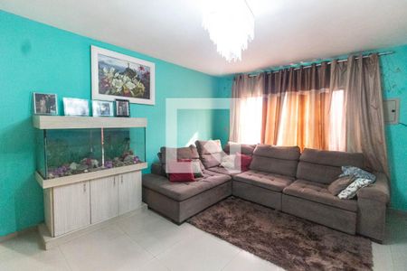 Casa à venda com 270m², 3 quartos e 3 vagas Casa à venda com 270m², 3 quartos e 3 vagasSala