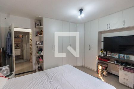 Casa à venda com 270m², 3 quartos e 3 vagas Casa à venda com 270m², 3 quartos e 3 vagasQuarto 2