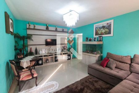 Casa à venda com 270m², 3 quartos e 3 vagas Casa à venda com 270m², 3 quartos e 3 vagasSala