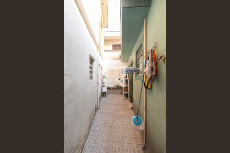 Casa à venda com 270m², 3 quartos e 3 vagas Casa à venda com 270m², 3 quartos e 3 vagasHall