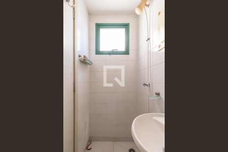 Apartamento para alugar com 119m², 3 quartos e 2 vagas Apartamento para alugar com 119m², 3 quartos e 2 vagasBanheiro de Serviço