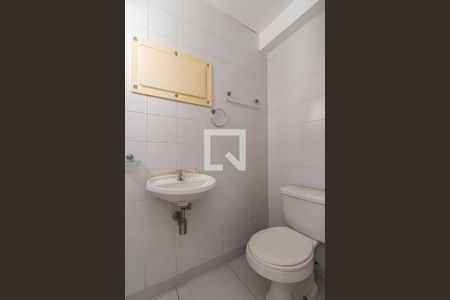 Apartamento para alugar com 119m², 3 quartos e 2 vagas Apartamento para alugar com 119m², 3 quartos e 2 vagasBanheiro de Serviço