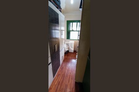 Closet de casa à venda com 2 quartos, 96m² em Jardim Monte Kemel, São Paulo