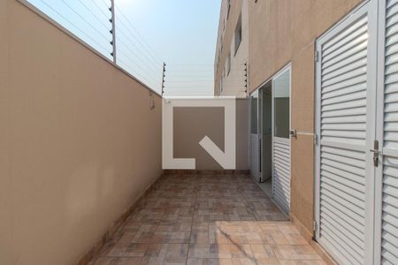 Apartamento para alugar com 60m², 2 quartos e 1 vagaEntrada