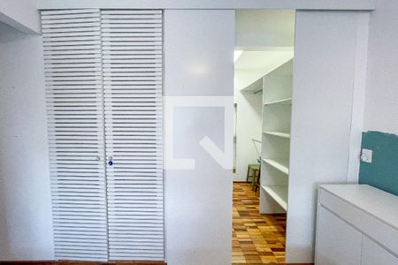 Apartamento para alugar com 103m², 3 quartos e 1 vagaCloset