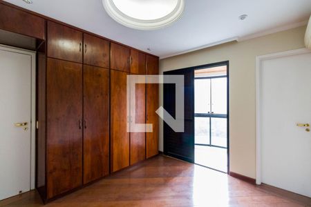 Apartamento à venda com 192m², 3 quartos e 4 vagasQuarto 2
