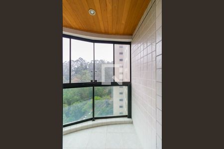 Apartamento à venda com 192m², 3 quartos e 4 vagasVaranda do Quarto 2