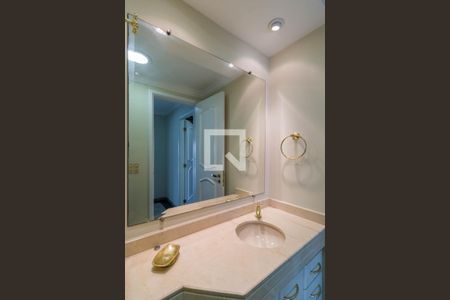 Apartamento à venda com 192m², 3 quartos e 4 vagasBanheiro 