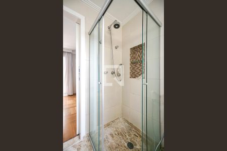 Apartamento à venda com 170m², 4 quartos e 3 vagasBanheiro da suíte 04